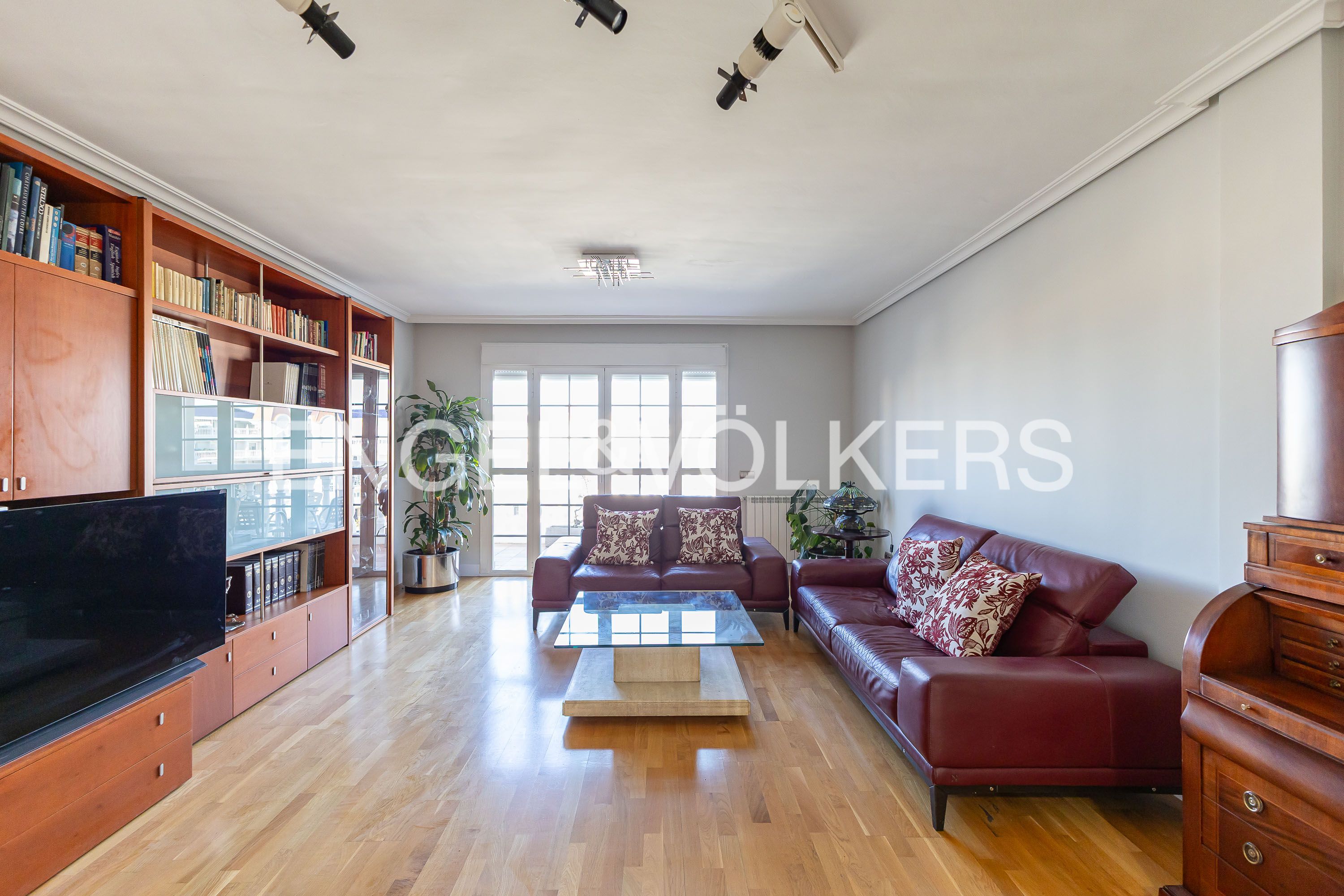 Exterior view of Attic for sale in Arganda del Rey  with Air Conditioner, Heating and Parquet flooring