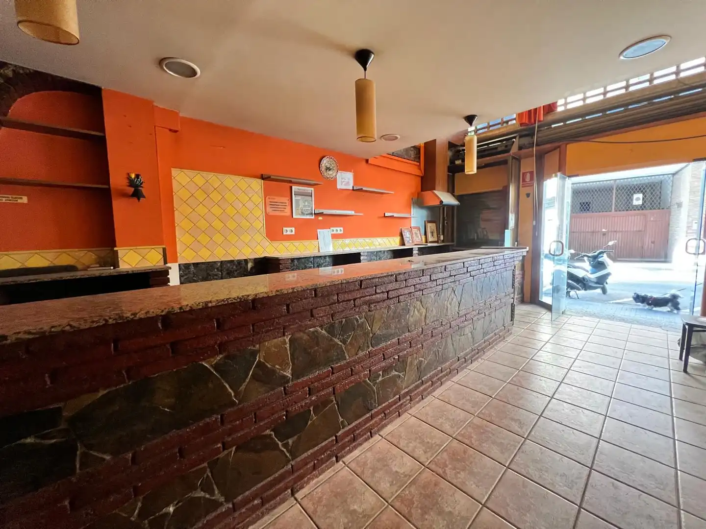 Local en venta en Cornellà de Llobregat
