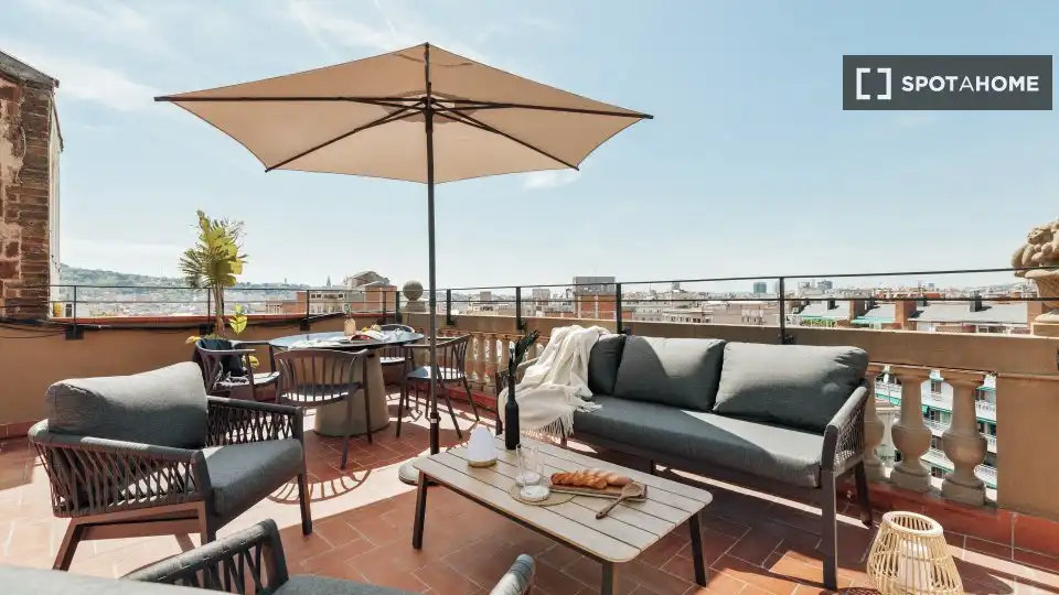 Terrace of Flat for rent in  Barcelona Capital  with Air Conditioner, Heating and Furnished