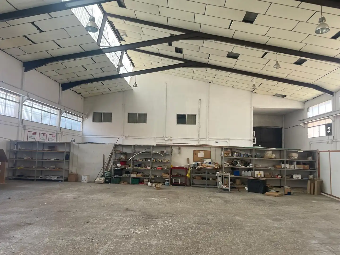Fabrikhallen zur Miete in Elche / Elx