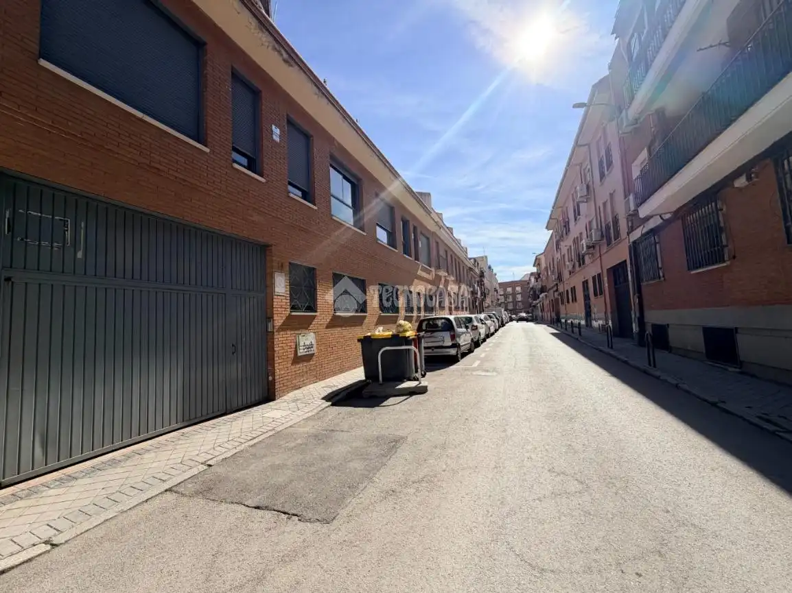 Individual with lift for sale in C. del Pico Moncayo, imagen 2