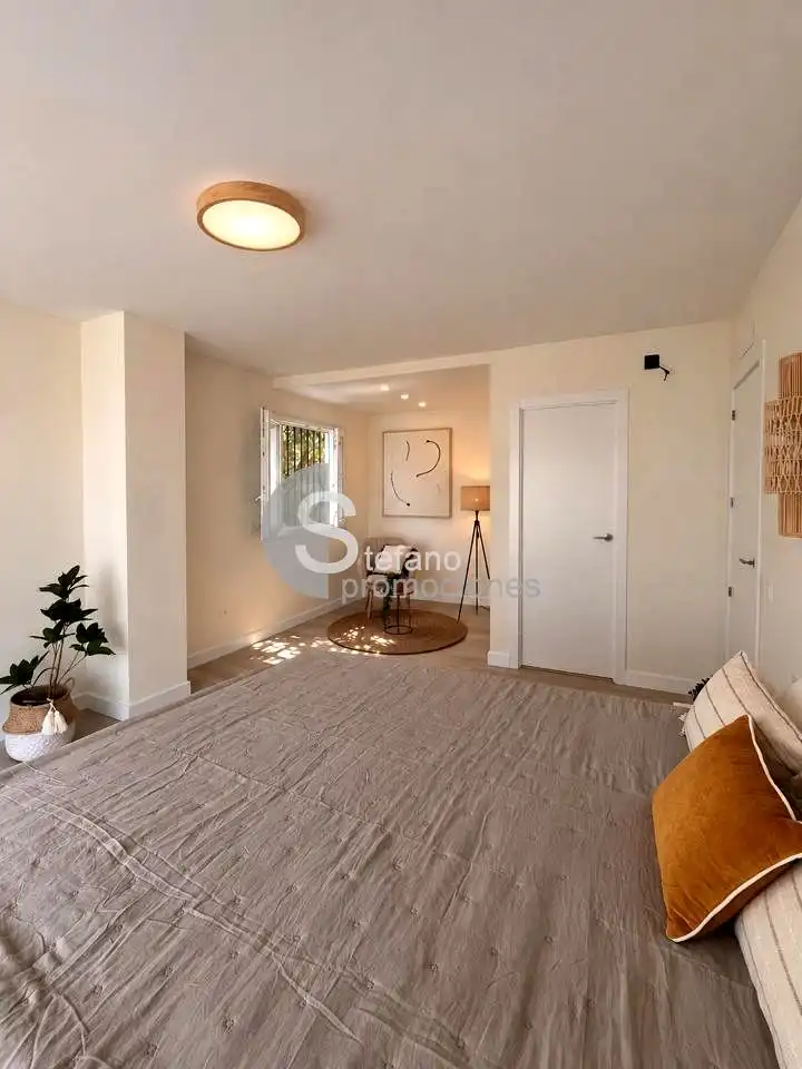 Dormitori de Casa o xalet en venda en Benalmádena amb Aire condicionat, Jardí privat i Terrassa