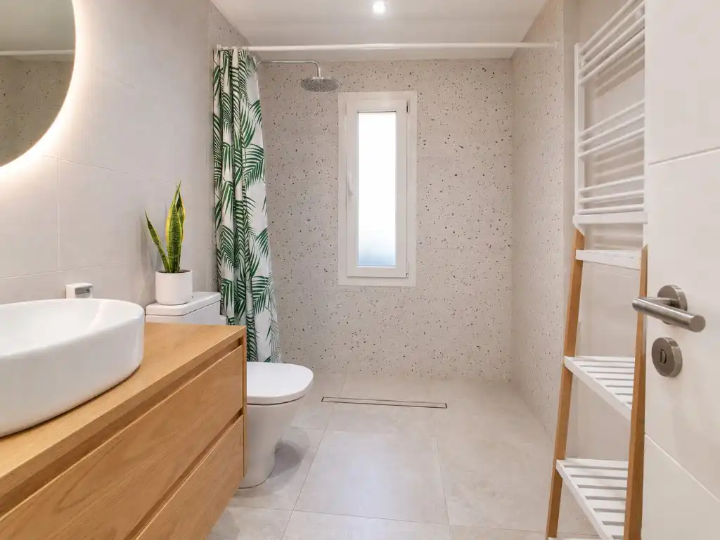 Bathroom of Houses for sale in Bàscara  with Air Conditioner