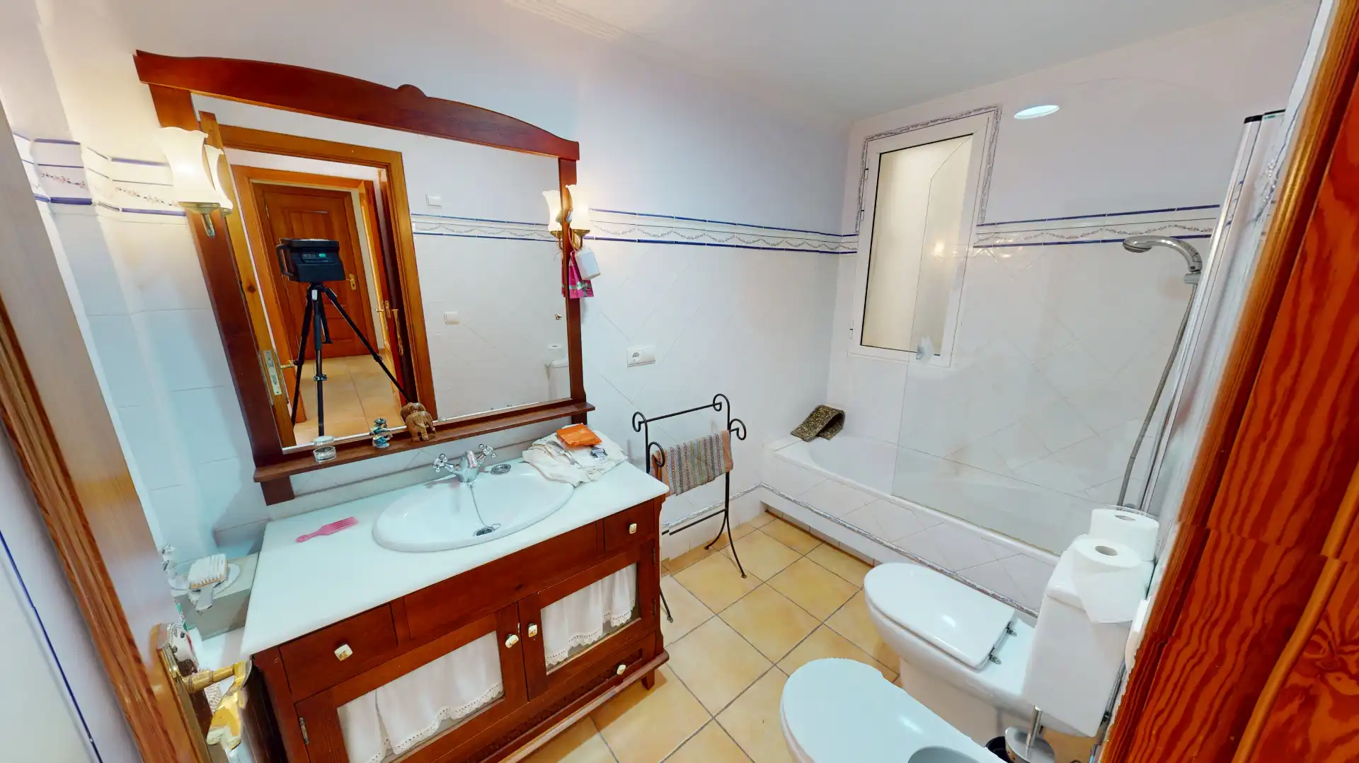 Baño de Casa o chalet en venta en El Campello con Aire acondicionado, Calefacción y Jardín privado