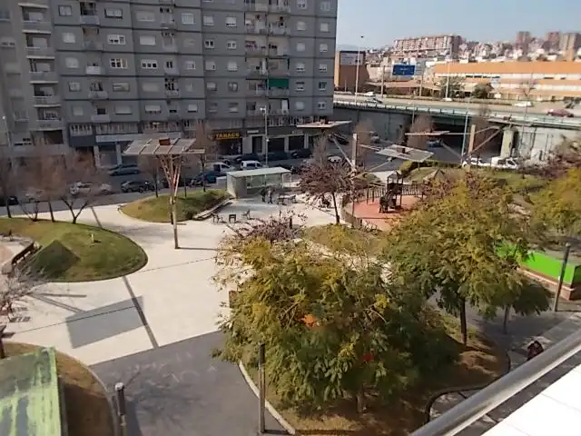 Vista exterior de Pis en venda en Badalona amb Calefacció, Parquet i Forn