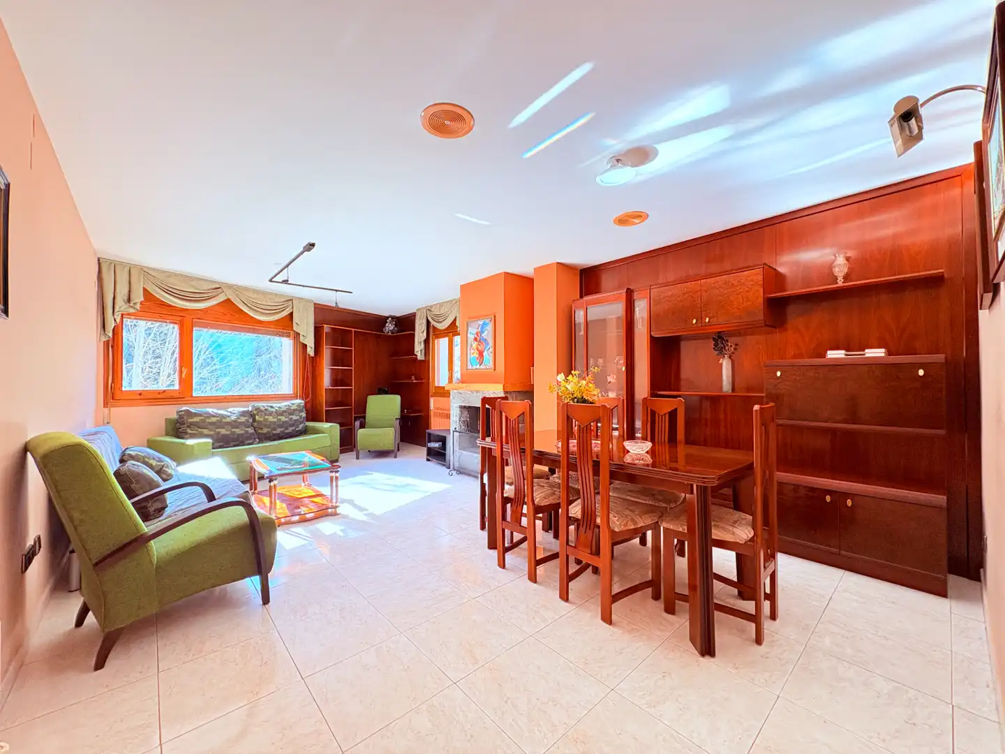 Wohnzimmer von Wohnung zum Verkauf in Sesué mit Heizung und Möbliert