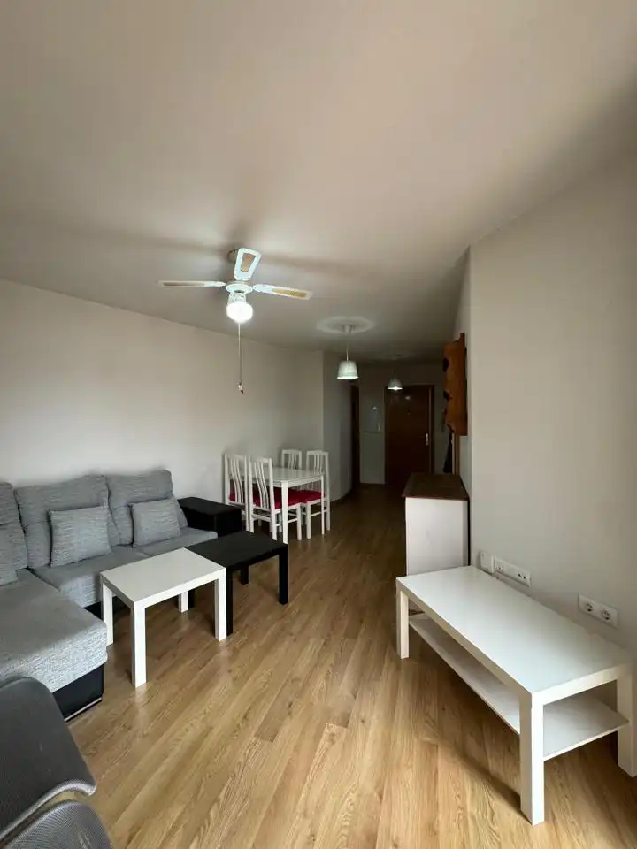 Sala de estar de Dúplex en venta en Torrejón del Rey con Calefacción, Amueblado y Piscina comunitaria