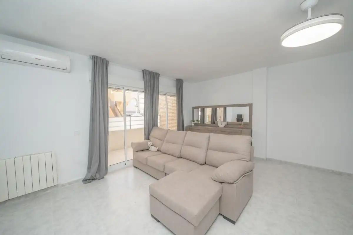 Sala d'estar de Planta baixa en venda en Torrevieja amb Aire condicionat, Calefacció i Terrassa