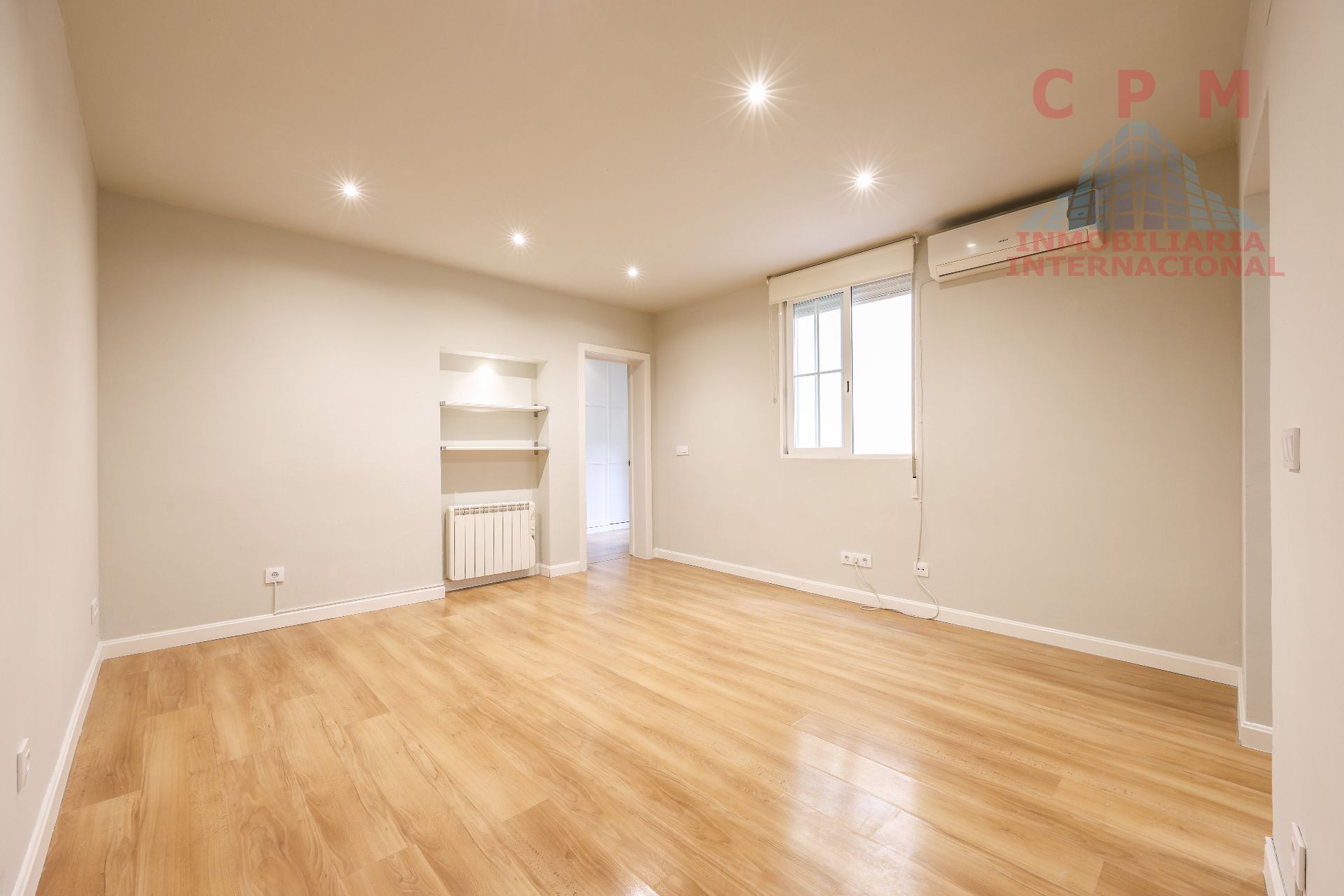 Bedroom of Flat to rent in  Madrid Capital  with Air Conditioner, Heating and Parquet flooring