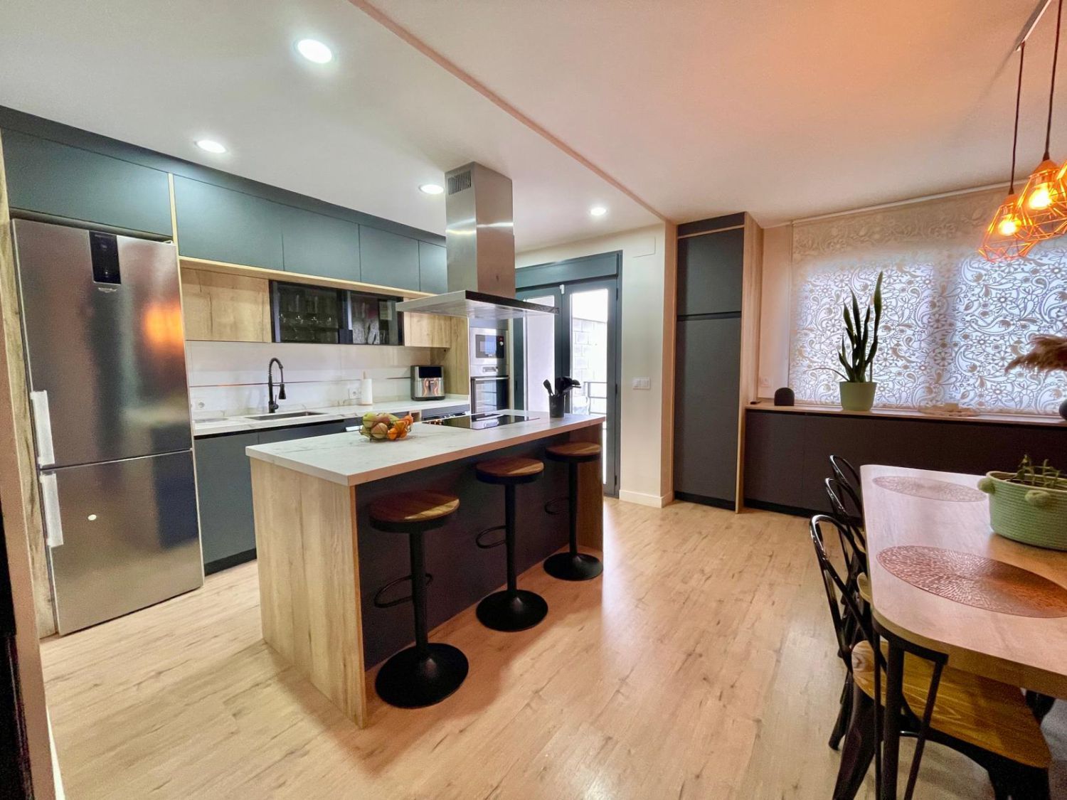 Cuina de Casa o xalet en venda en Valdepeñas amb Aire condicionat, Calefacció i Jardí privat