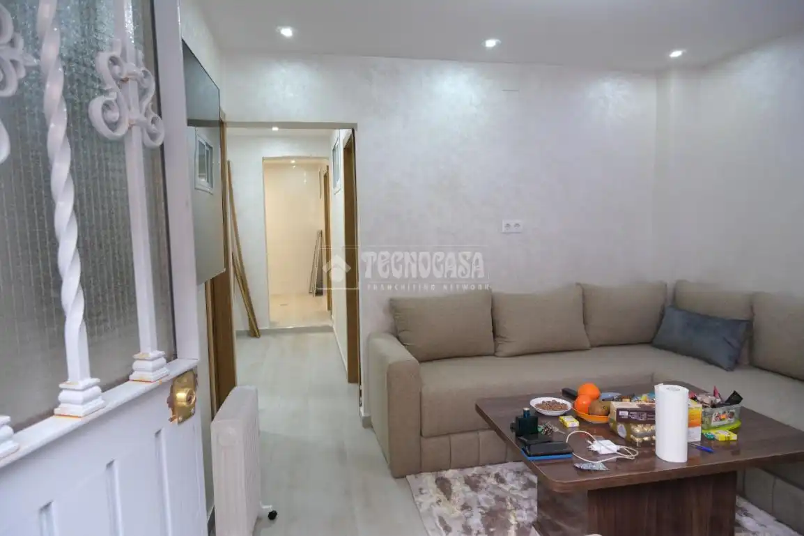 Sala de estar de Casa adosada en venta en Sevilla con Alarma