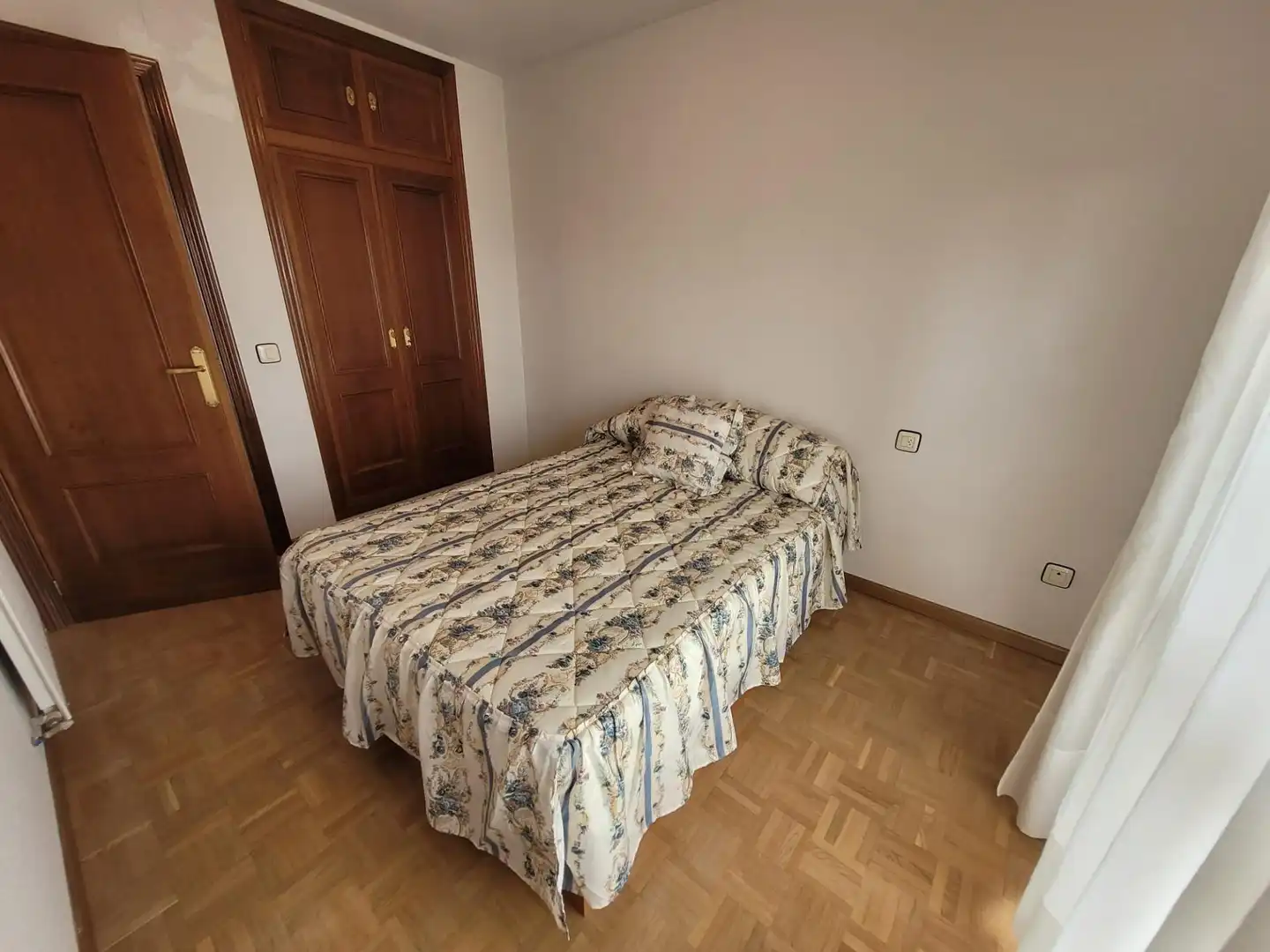 Dormitori de Casa adosada en venda en Carrascal de Barregas amb Calefacció, Jardí privat i Parquet