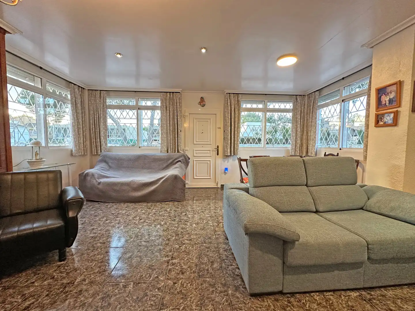 Sala de estar de Casa o chalet en venta en Paterna con Aire acondicionado, Jardín privado y Terraza