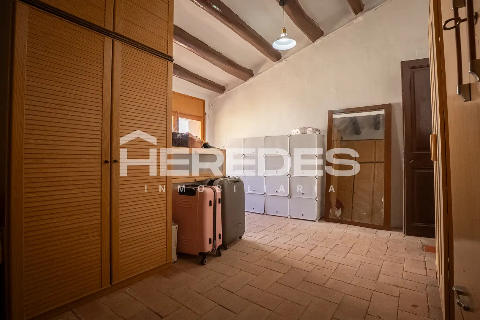Casa o xalet en venda en Torrelles de Llobregat amb Jardí privat, Terrassa i Moblat