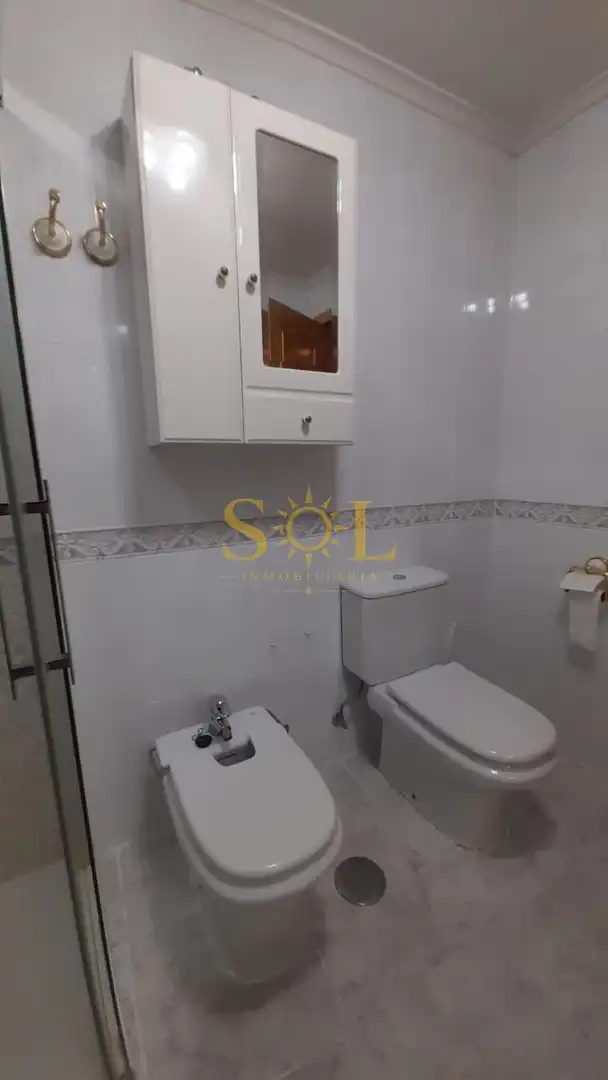 Wohnung zur Miete in Calle León Martín Granizo, La Lastra
