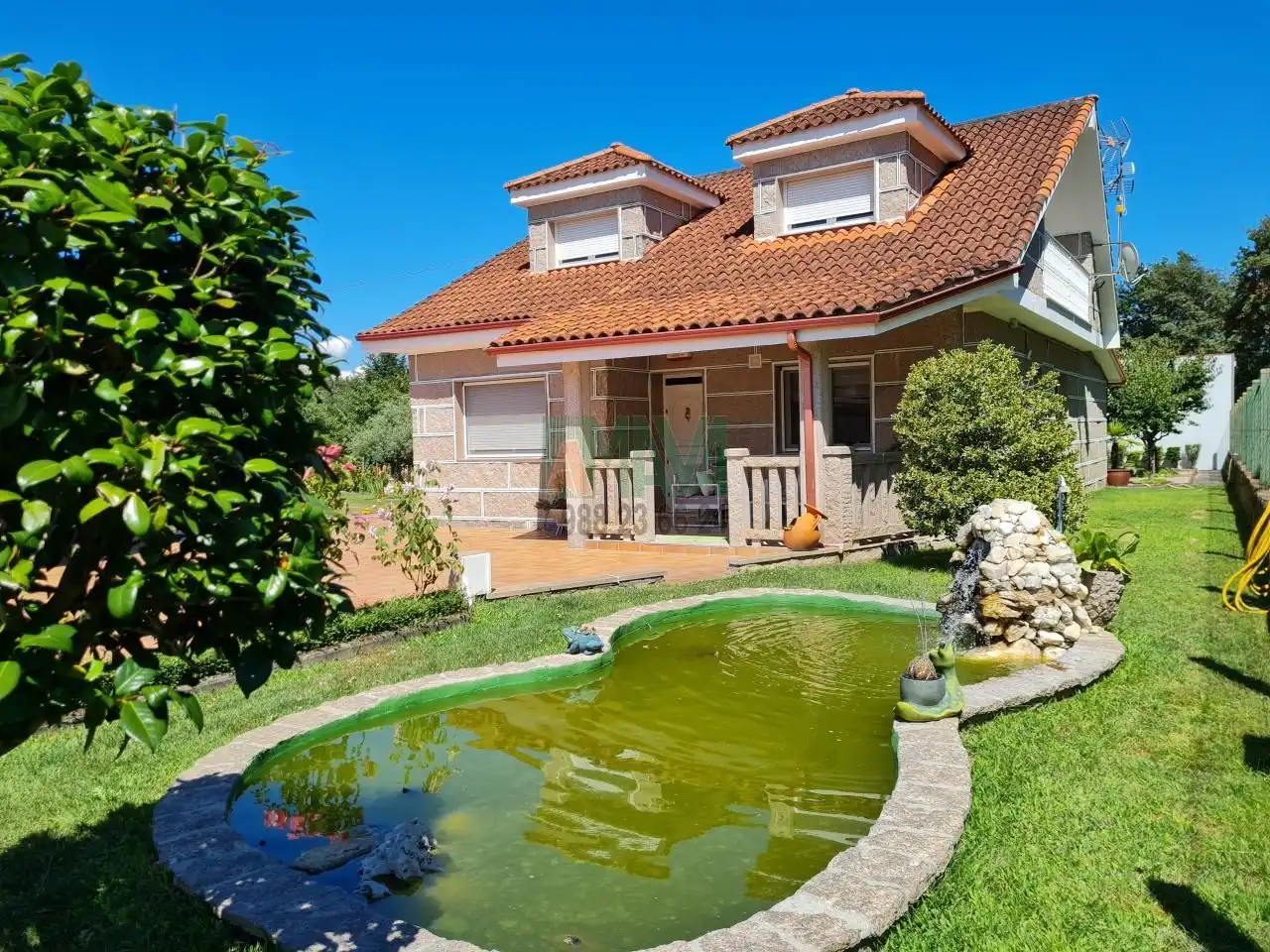 Casa con jardín en venta en O Pereiro de Aguiar