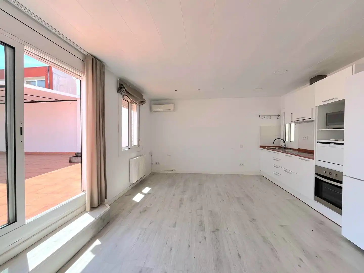Cuina de Àtic en venda en Barcelona amb Aire condicionat, Calefacció i Terrassa