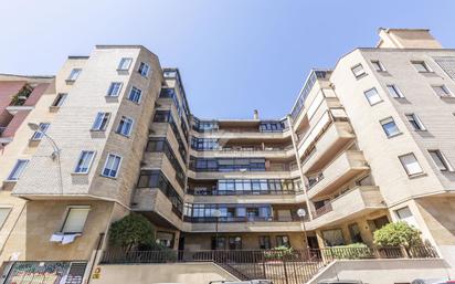 Außenansicht von Wohnung zum verkauf in  Pamplona / Iruña mit Terrasse