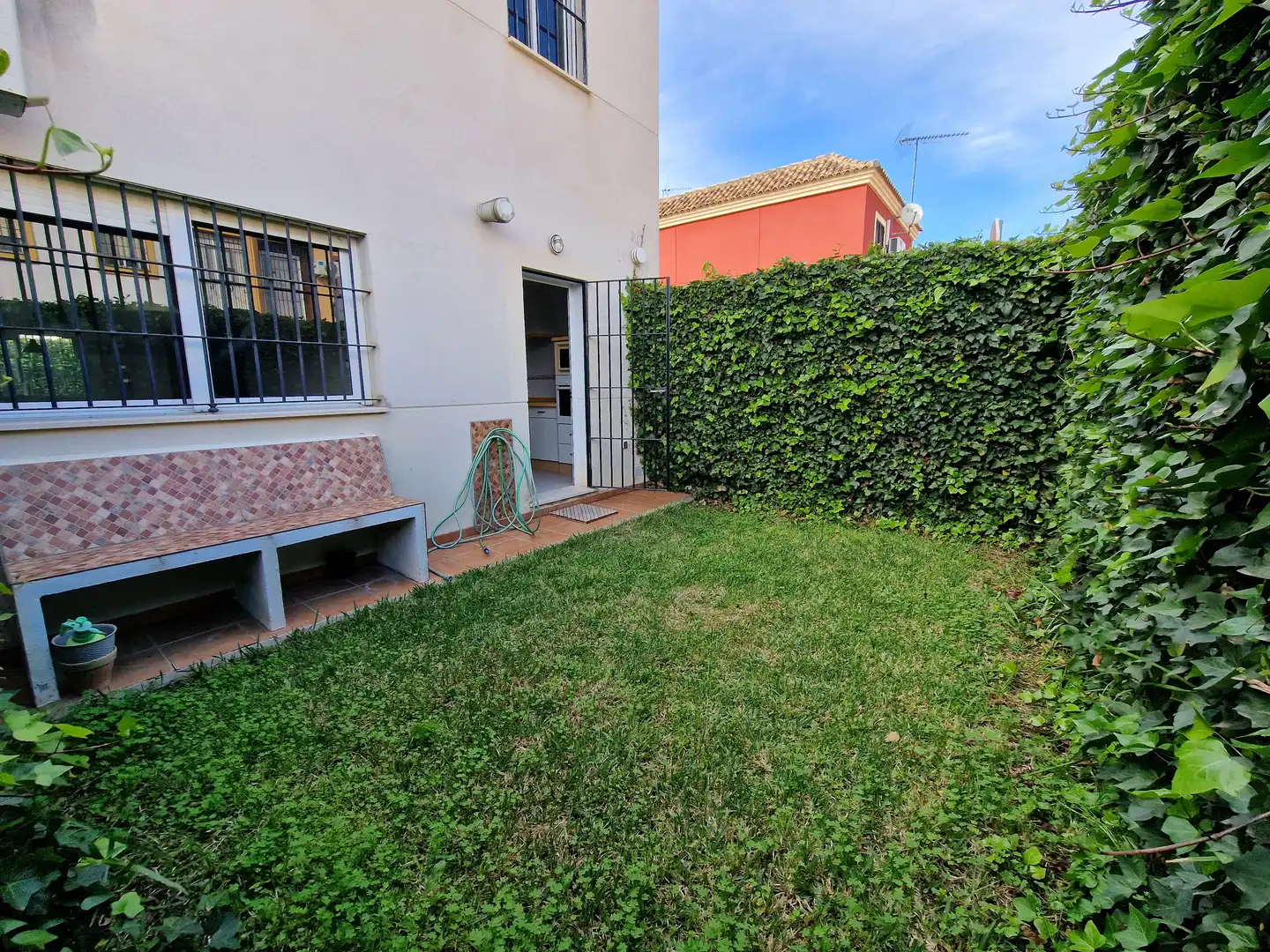 Jardín de Casa adosada en venta en Umbrete con Aire acondicionado, Calefacción y Jardín privado