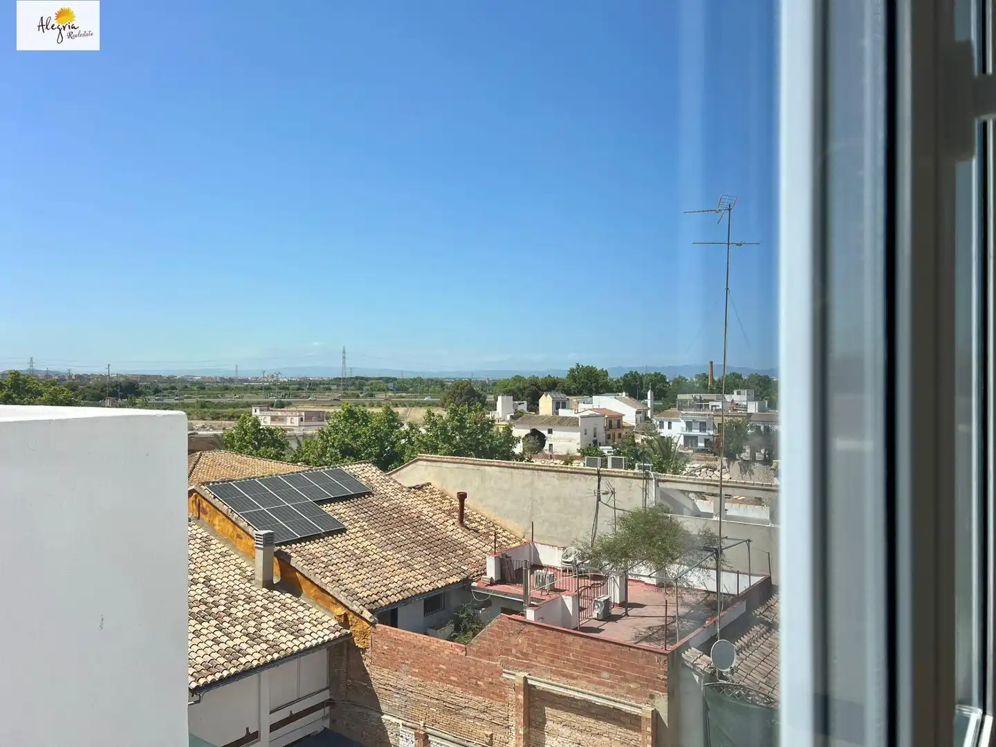 Vista exterior de Ático en venta en Picanya con Calefacción, Terraza y Balcón