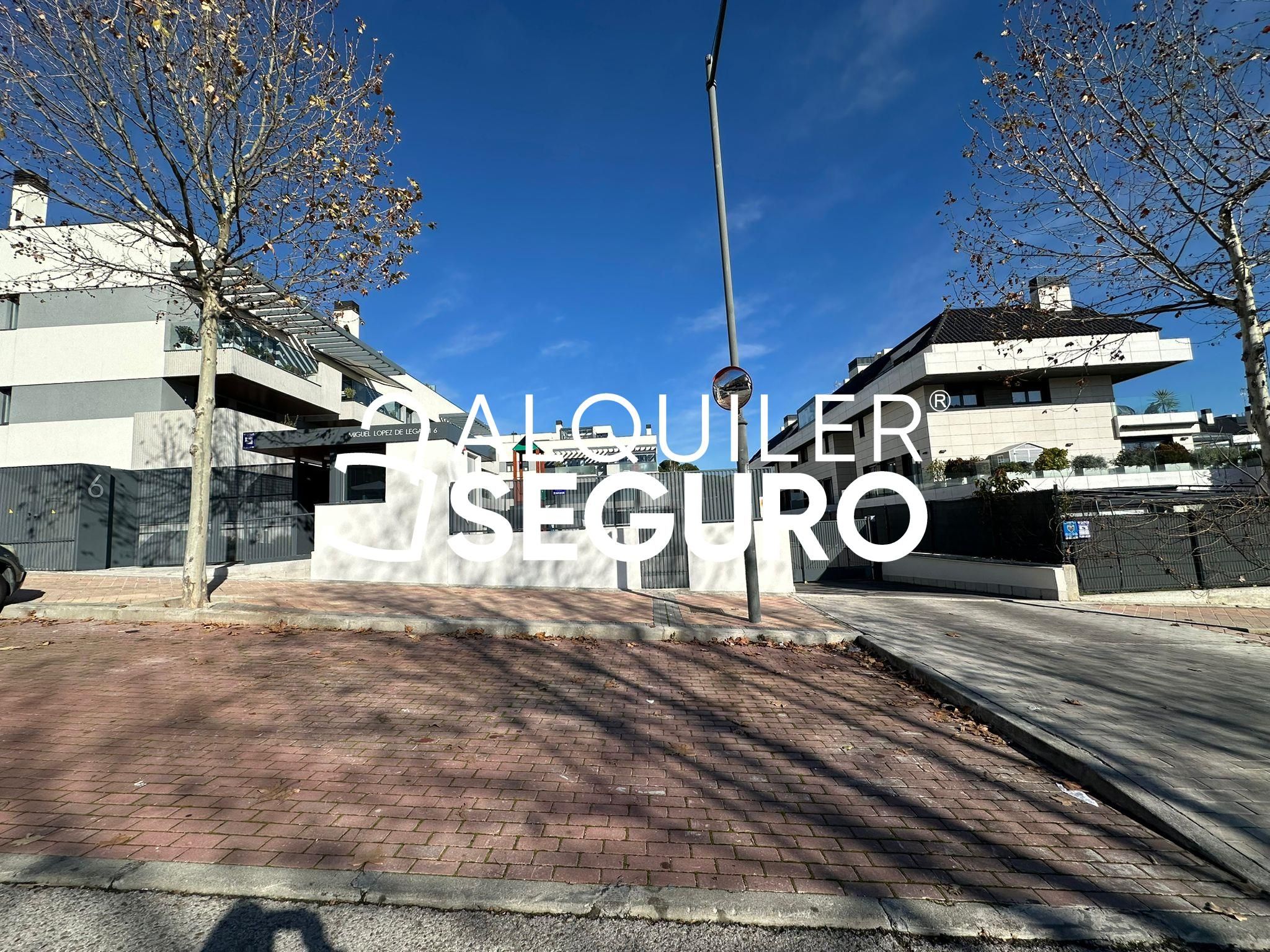 Exterior view of Attic to rent in Boadilla del Monte  with Air Conditioner, Heating and Terrace