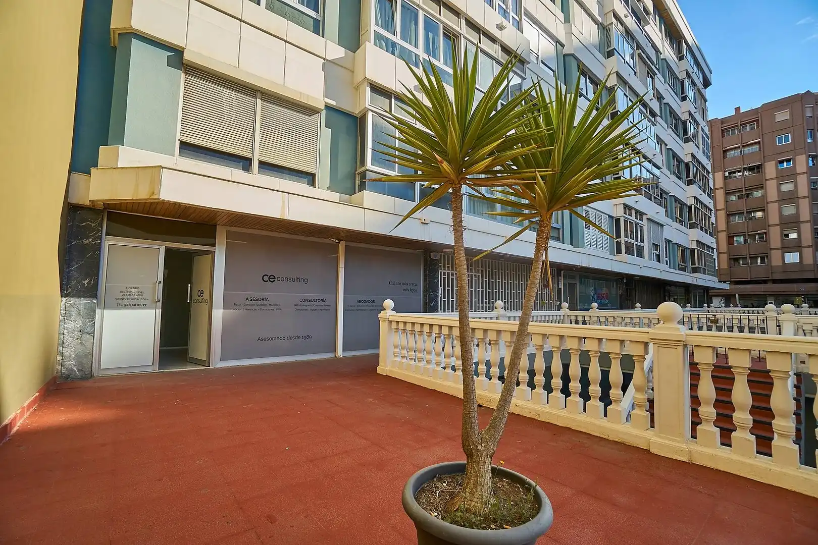 Vista exterior de Oficina en venta en Las Palmas de Gran Canaria con Aire acondicionado, Trastero y Amueblado