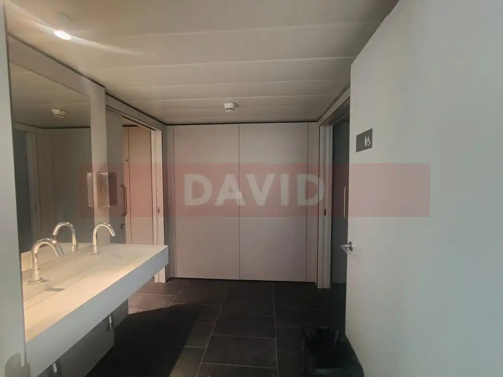 Badezimmer von Geschaftsraum zur Miete in Barcelona