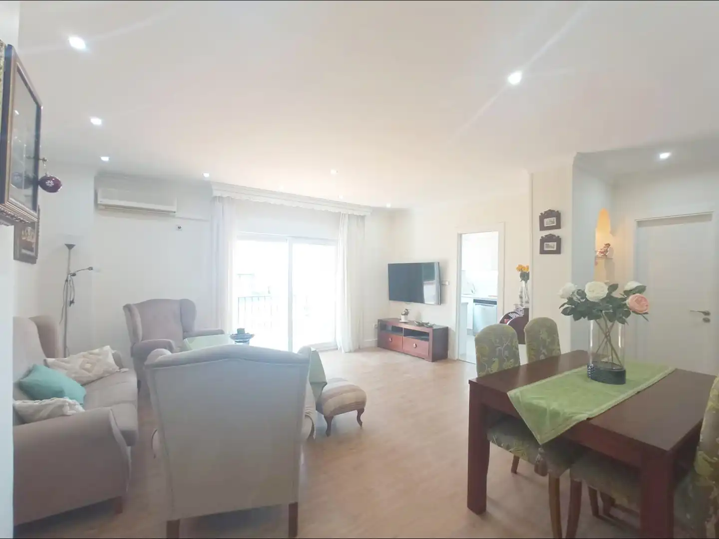 Sala d'estar de Apartament de lloguer en Granada amb Aire condicionat, Calefacció i Terrassa