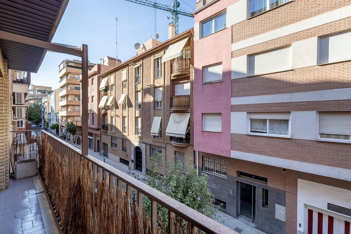 Exterior view of Flat for sale in  Granada Capital  with Balcony