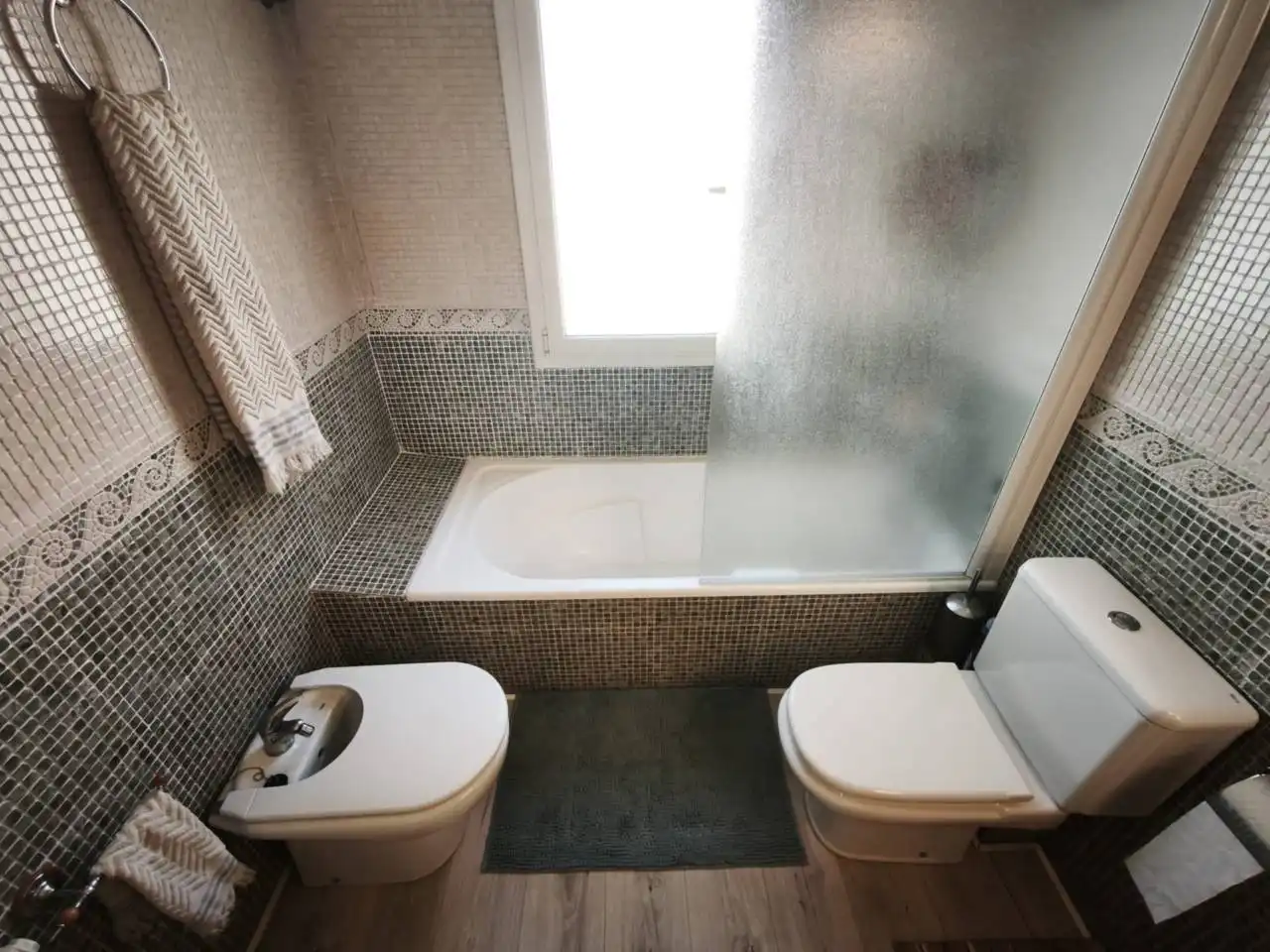 Baño de Casa o chalet en venta en Santa Coloma de Gramenet con Aire acondicionado, Jardín privado y Parquet