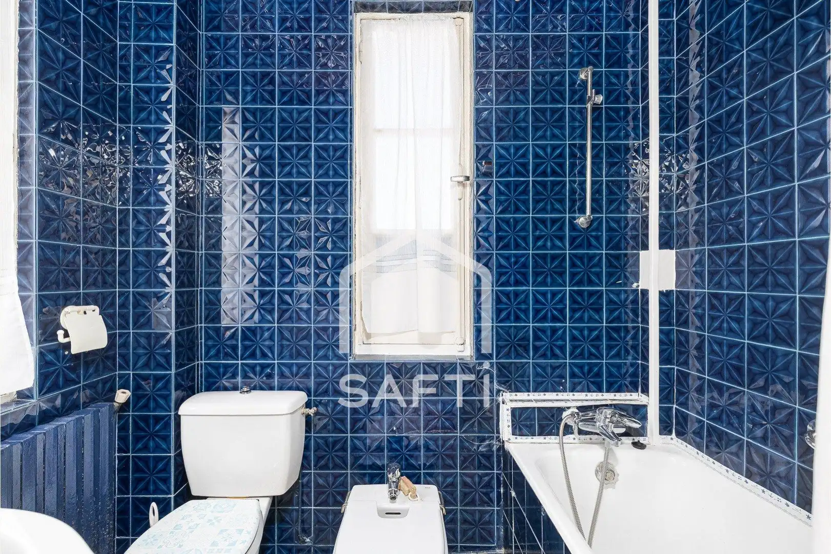 Baño de Apartamento en venta en Irun  con Calefacción y Balcón