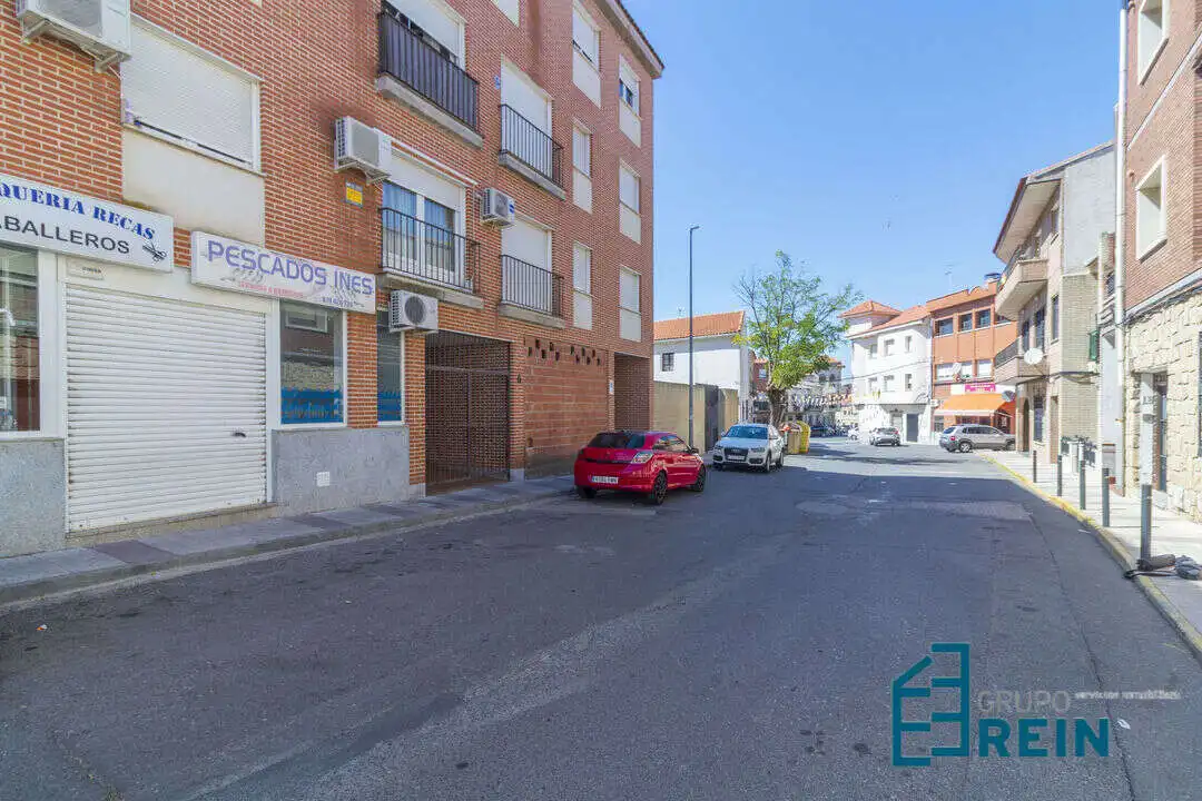 Piso con terraza en venta en Calle Manzanar 8