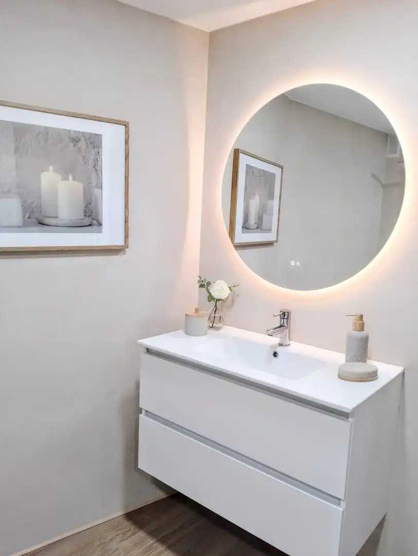Baño de Piso de alquiler en Gijón  con Calefacción y Amueblado