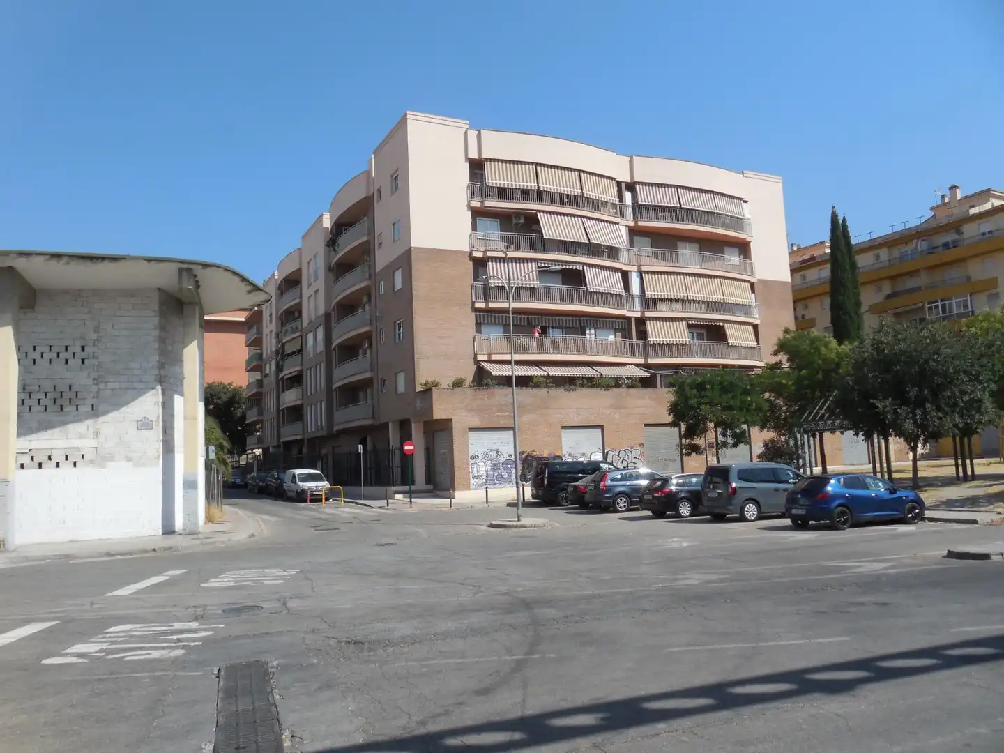 Exterior view of Garage for sale in Granada