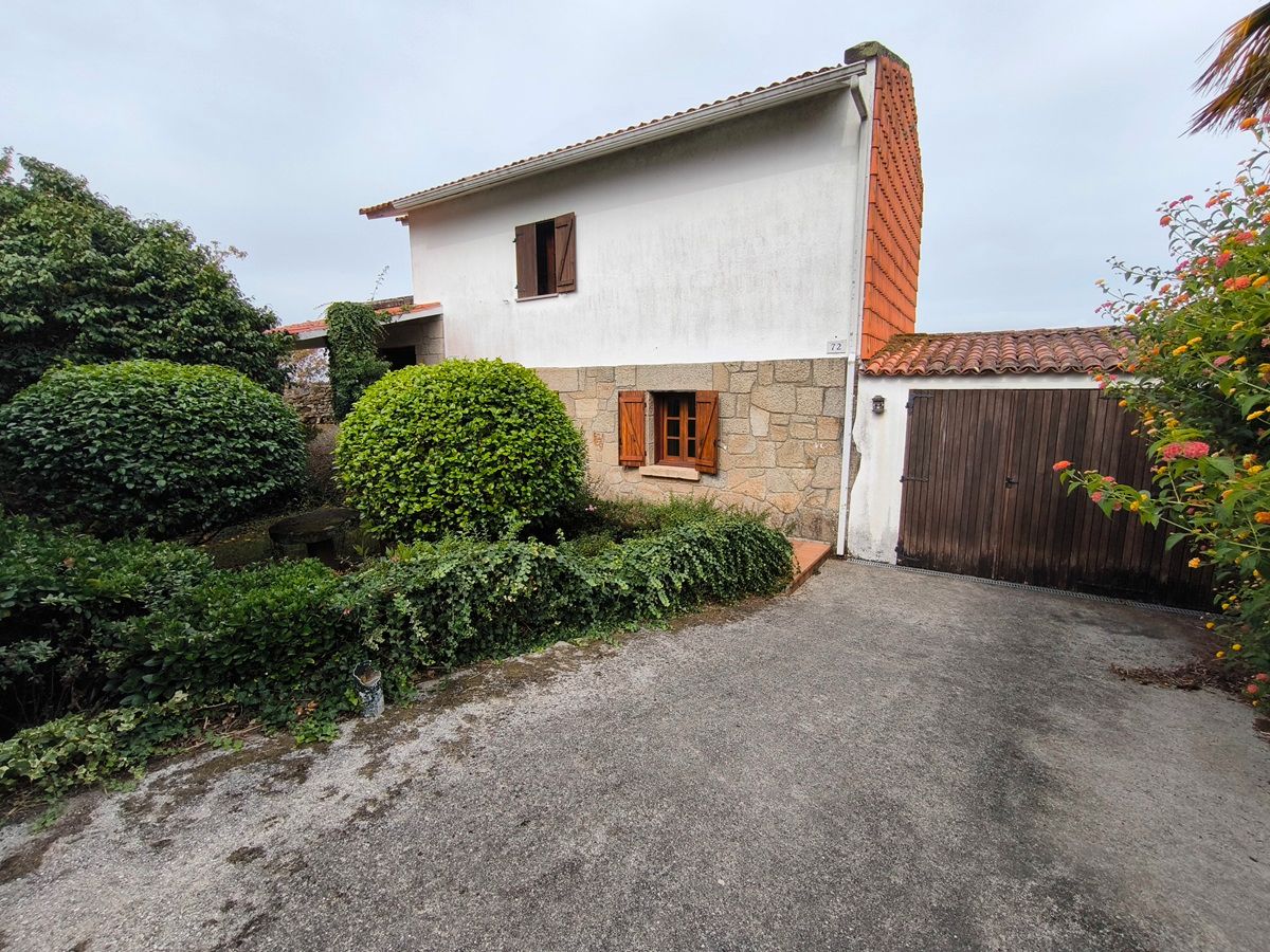 Exterior view of House or chalet for sale in Vilagarcía de Arousa  with Heating, Private garden and Parquet flooring