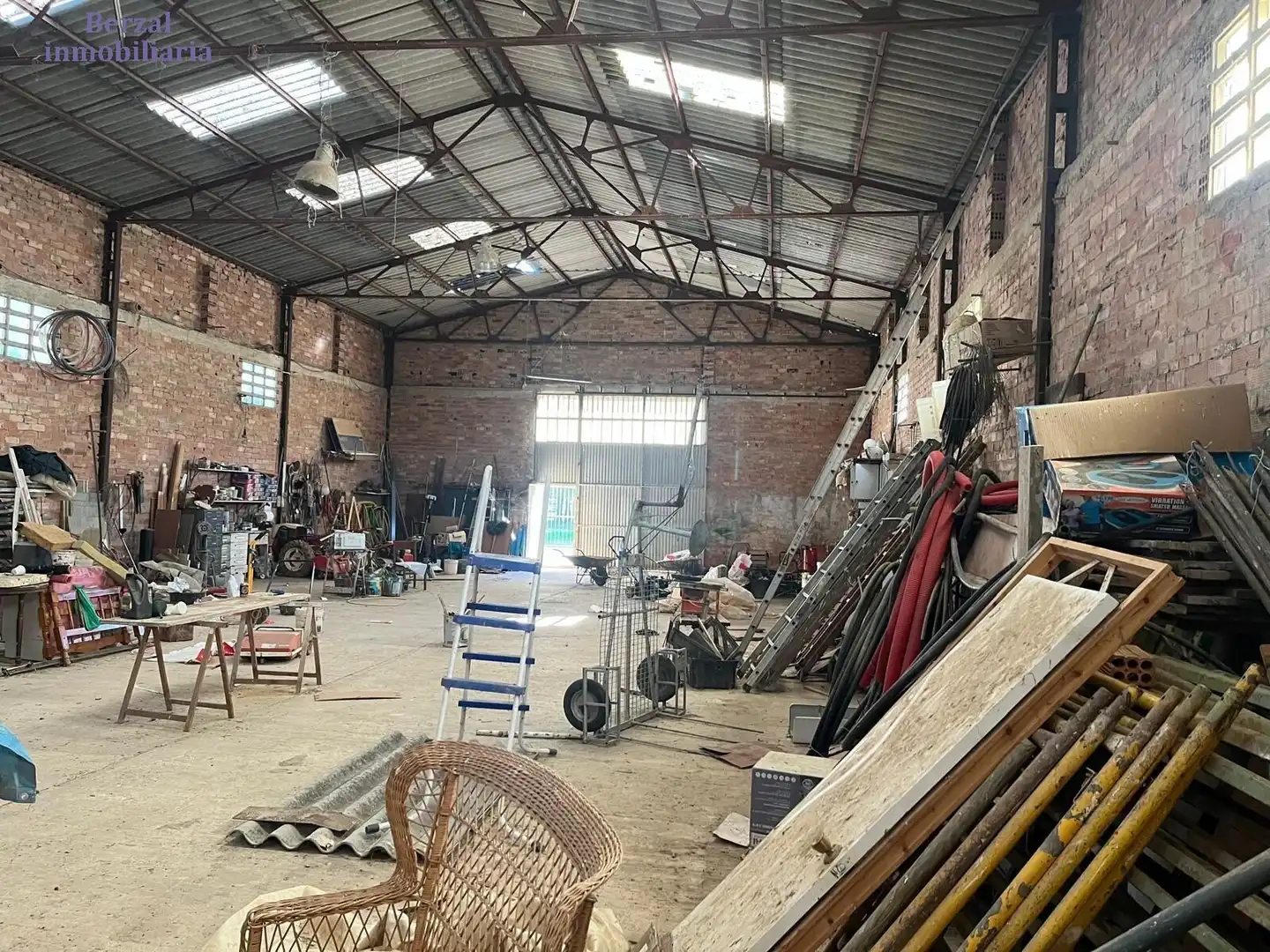 Nave industrial en venta en  Logroño