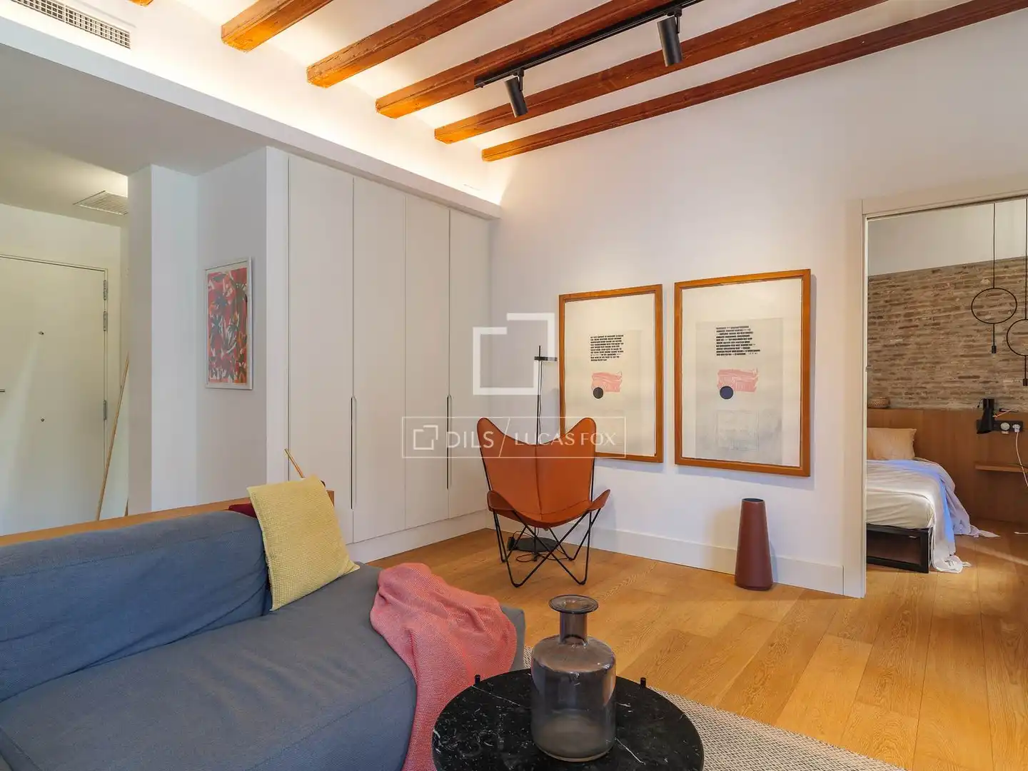 Sala d'estar de Pis en venda en Barcelona amb Aire condicionat, Terrassa i Moblat