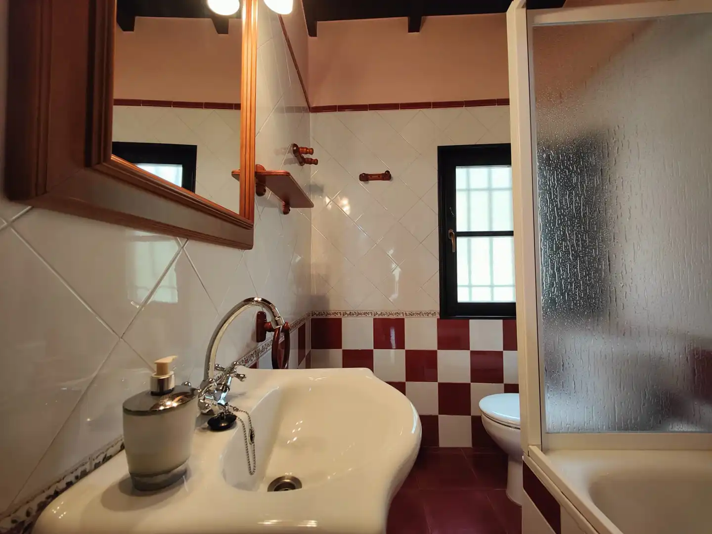 Baño de Casa o chalet en venta en Quirós con Jardín privado, Amueblado y Balcón