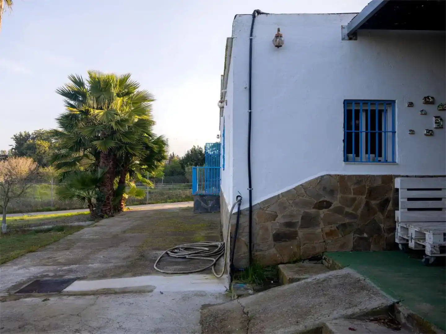 Vista exterior de Finca rústica en venda en Jerez de la Frontera amb Jardí privat