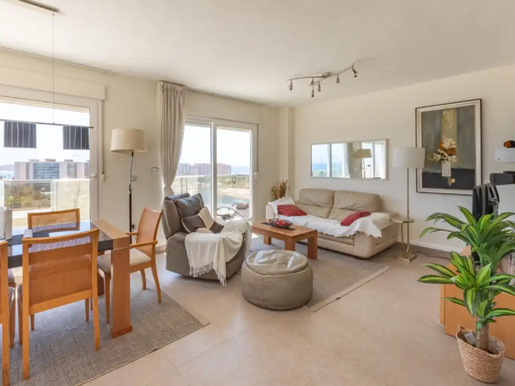 Sala de estar de Ático en venta en La Manga del Mar Menor con Piscina y Piscina comunitaria