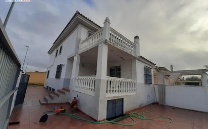 Vista exterior de Casa adosada en venda en Montequinto amb Aire condicionat