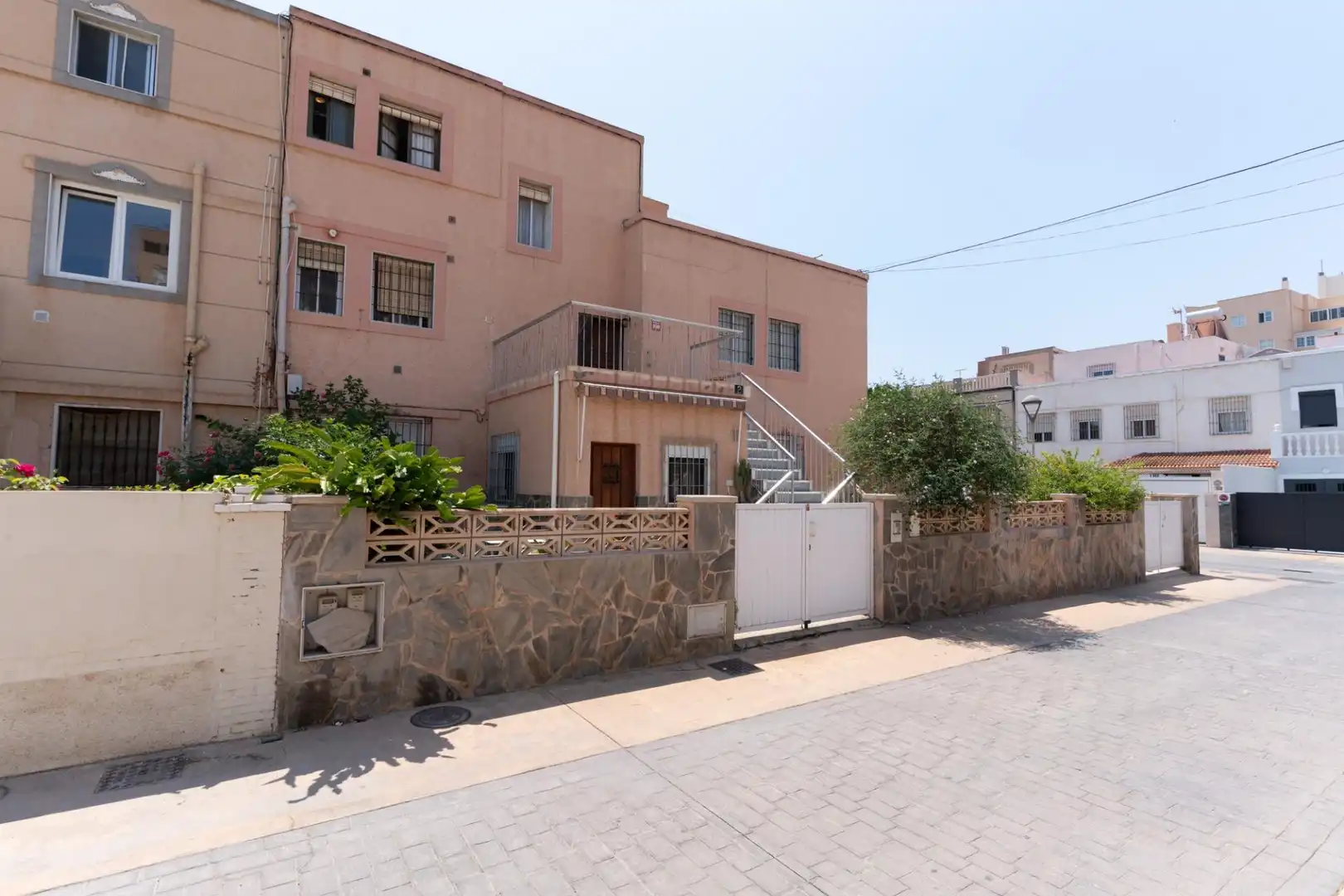 Außenansicht von Einfamilien-Reihenhaus zum Verkauf in Almería