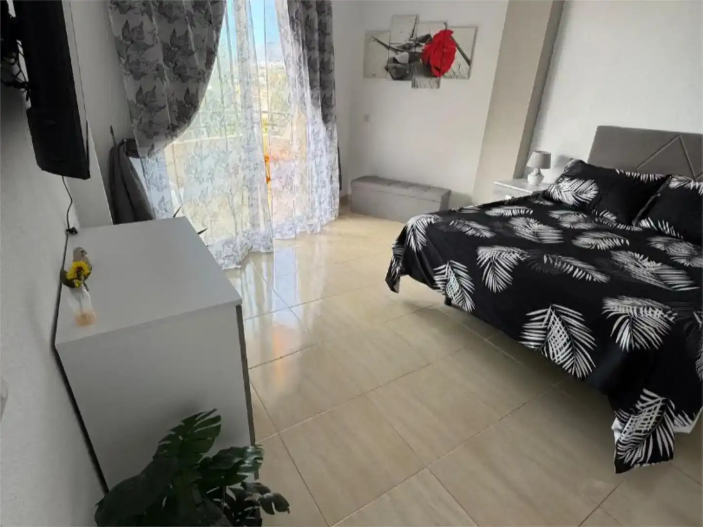 Dormitori de Pis de lloguer en Torremolinos amb Piscina i Balcó
