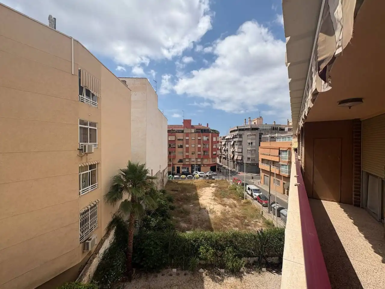 Vista exterior de Pis en venda en Alicante / Alacant amb Aire condicionat i Balcó