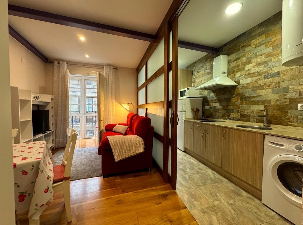 Bedroom of Flat to rent in Torrelavega   with Heating and Parquet flooring