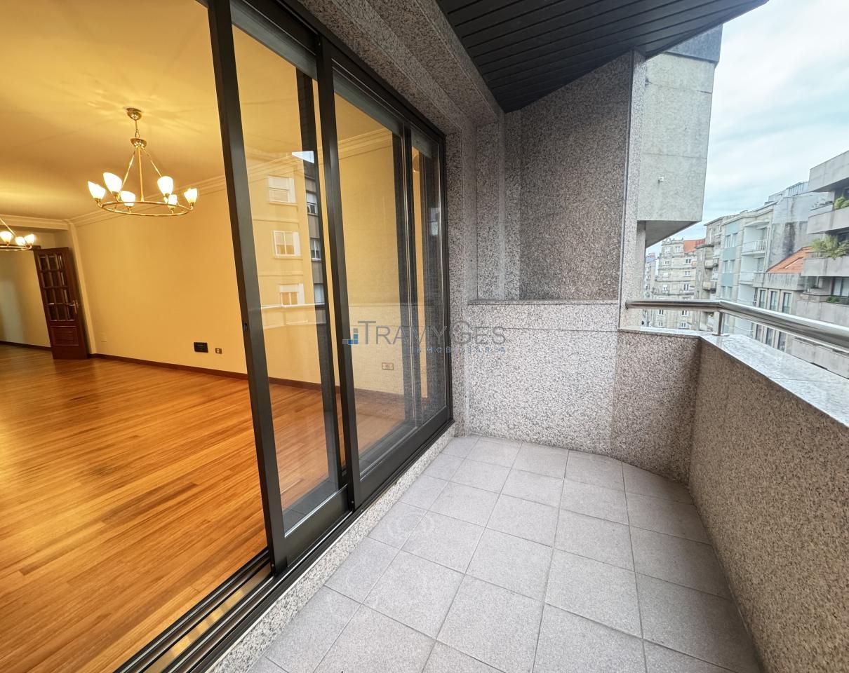 Piso de alquiler en rua bolivia, Plaza España - Corte Inglés, Centro Urbano