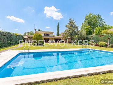 Casa amb jardí en venda a Villafranca del Castillo