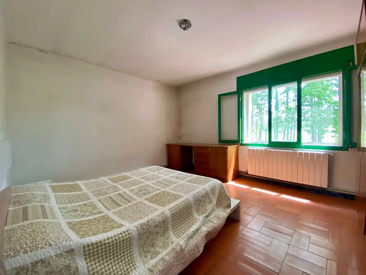 Dormitori de Casa o xalet en venda en Sant Julià del Llor i Bonmatí amb Jardí privat, Terrassa i Traster