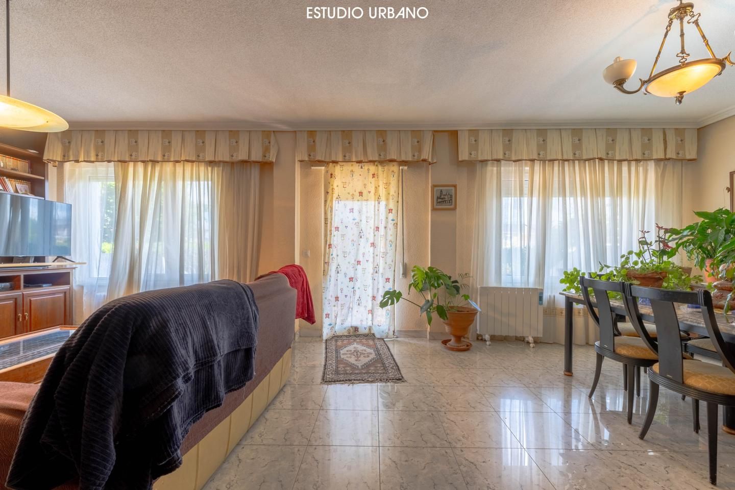 Casa o chalet en venta en Santa Marta de Tormes con Calefacción, Parquet y Balcón