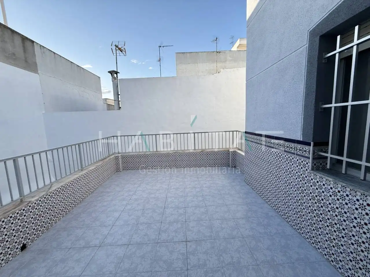 Vista exterior de Casa adosada en venta en San Pedro del Pinatar con Terraza